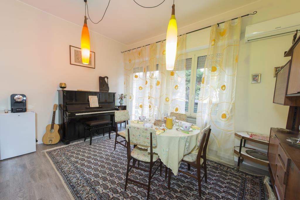 Fortyfourbandb Bed & Breakfast Cagliari Eksteriør bilde